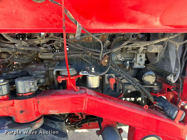 image for item DV1893 2004 Moffett M5500 forklift