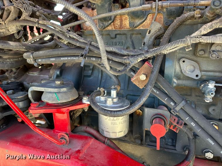 image for item DV1893 2004 Moffett M5500 forklift