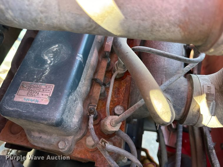 image for item DV1893 2004 Moffett M5500 forklift