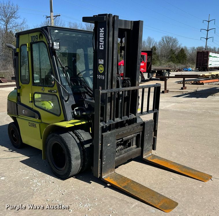 image for item DV1894 Clark C40D forklift