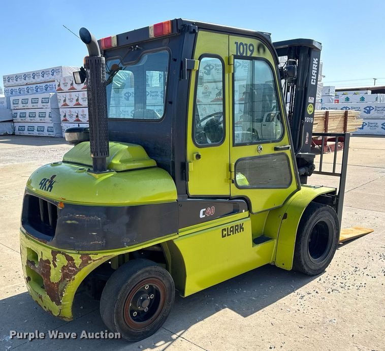 image for item DV1894 Clark C40D forklift