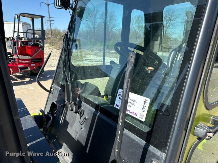 image for item DV1894 Clark C40D forklift