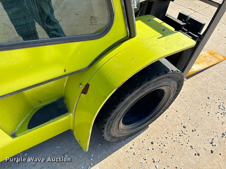 image for item DV1894 Clark C40D forklift