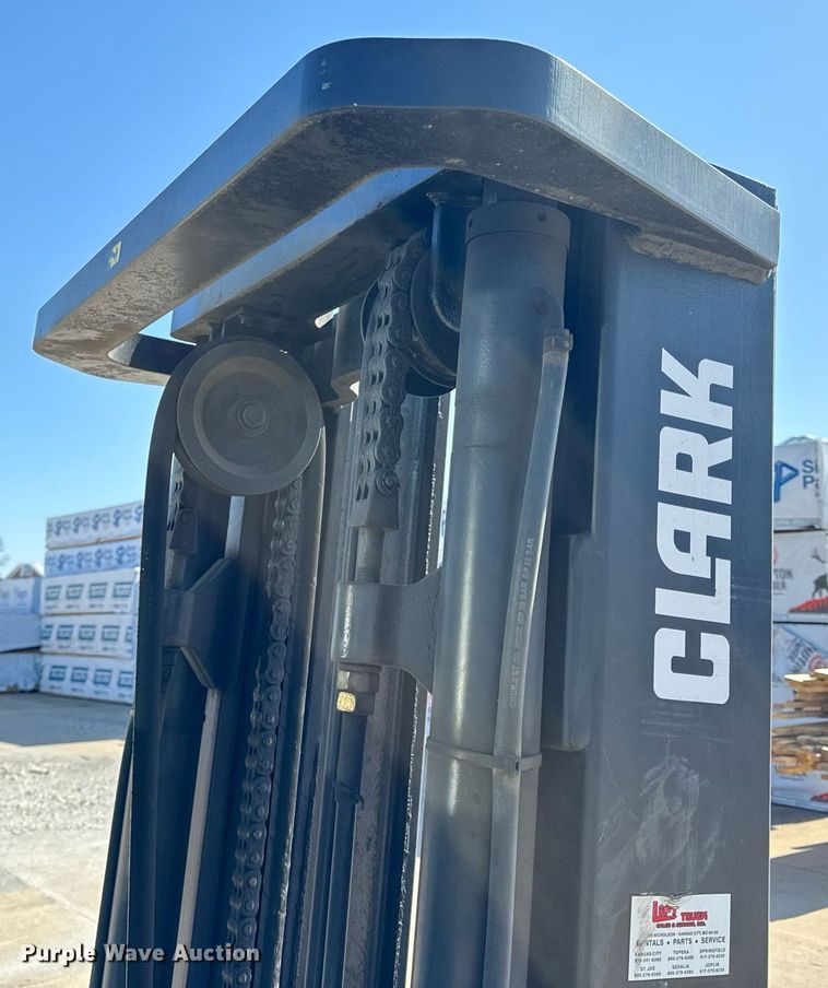 image for item DV1894 Clark C40D forklift