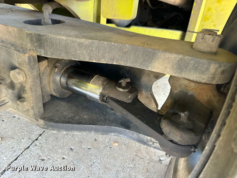 image for item DV1894 Clark C40D forklift