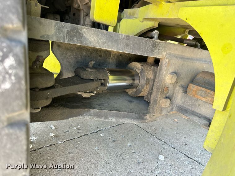 image for item DV1894 Clark C40D forklift