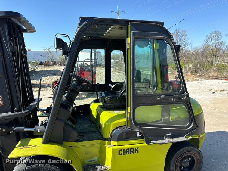 image for item DV1894 Clark C40D forklift