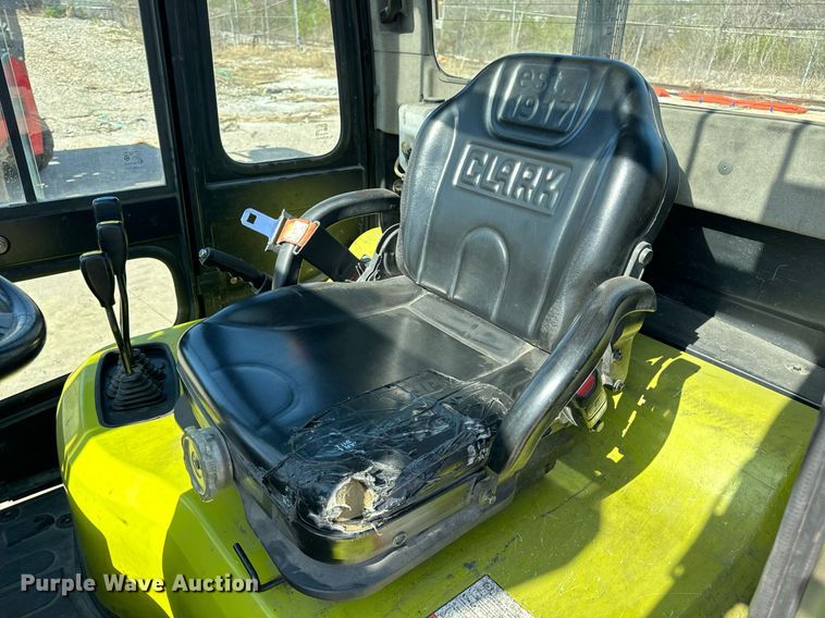 image for item DV1894 Clark C40D forklift