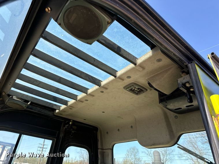 image for item DV1894 Clark C40D forklift