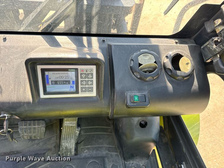 image for item DV1894 Clark C40D forklift