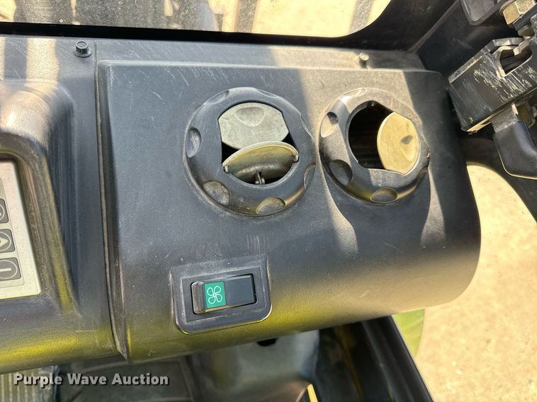 image for item DV1894 Clark C40D forklift