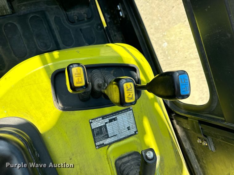 image for item DV1894 Clark C40D forklift