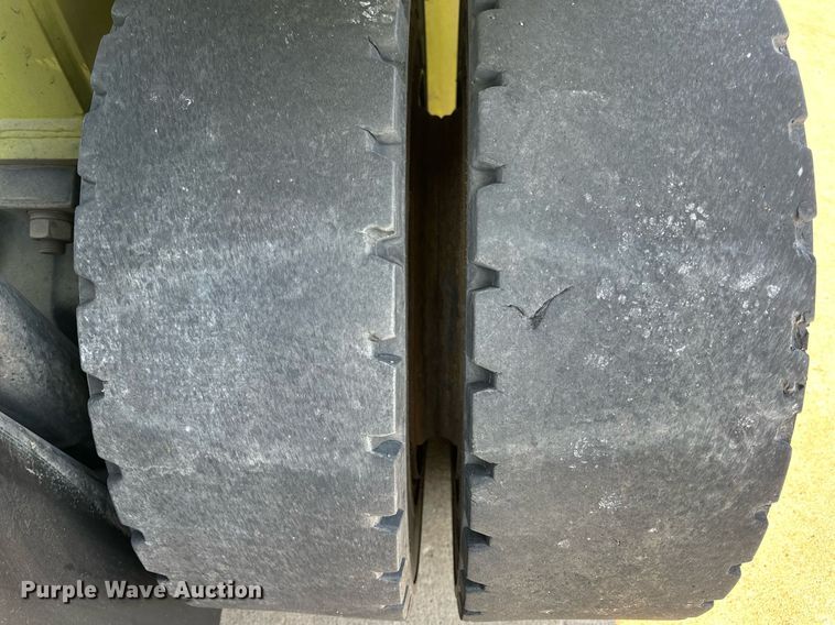 image for item DV1894 Clark C40D forklift