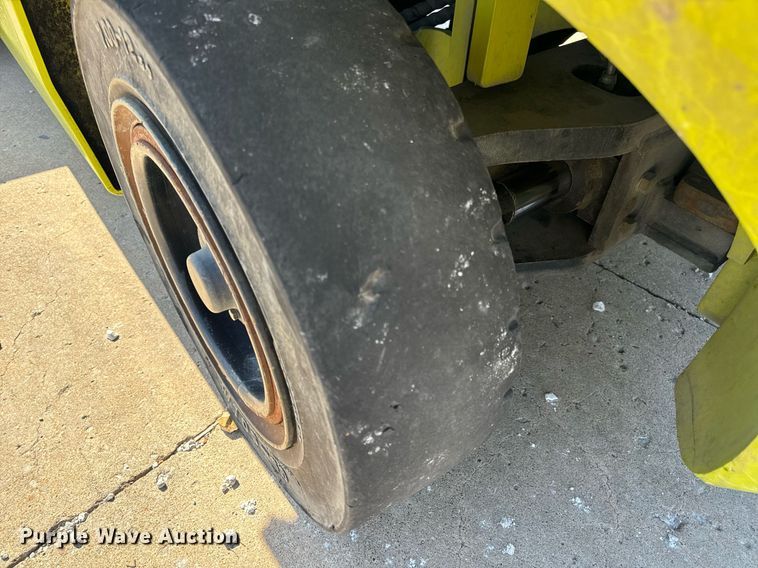 image for item DV1894 Clark C40D forklift