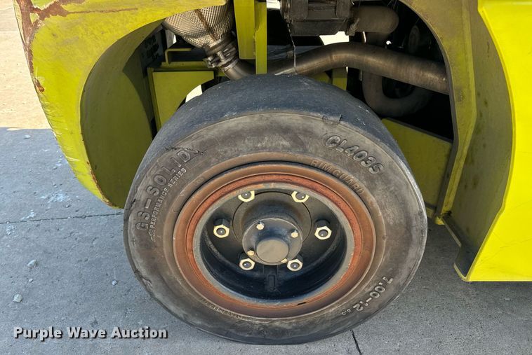 image for item DV1894 Clark C40D forklift