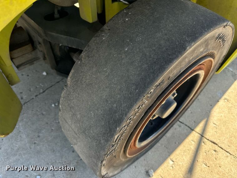 image for item DV1894 Clark C40D forklift