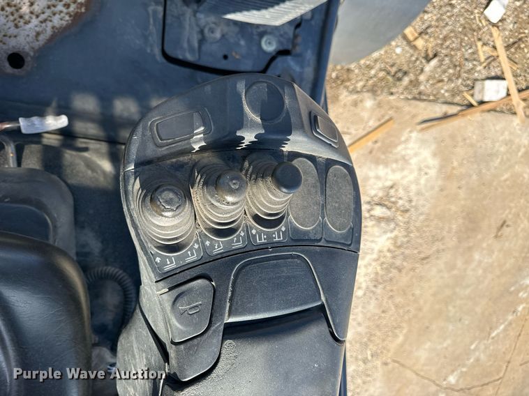 image for item DV1895 2016 Linde H40D EVO forklift