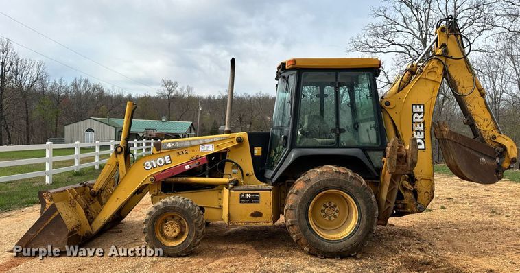 image for item DV1899 1997 John Deere 310E backhoe