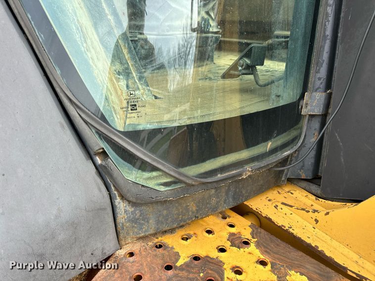 image for item DV1899 1997 John Deere 310E backhoe