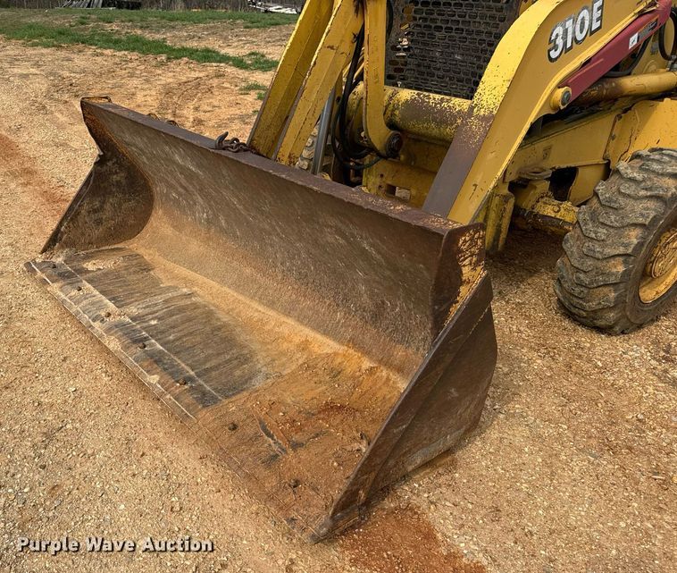 image for item DV1899 1997 John Deere 310E backhoe