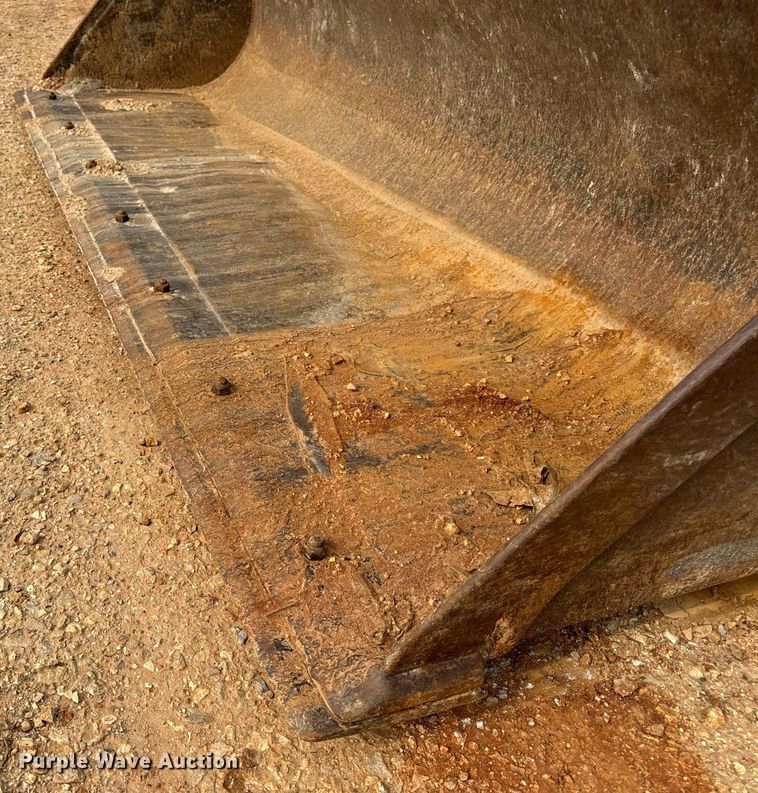 image for item DV1899 1997 John Deere 310E backhoe