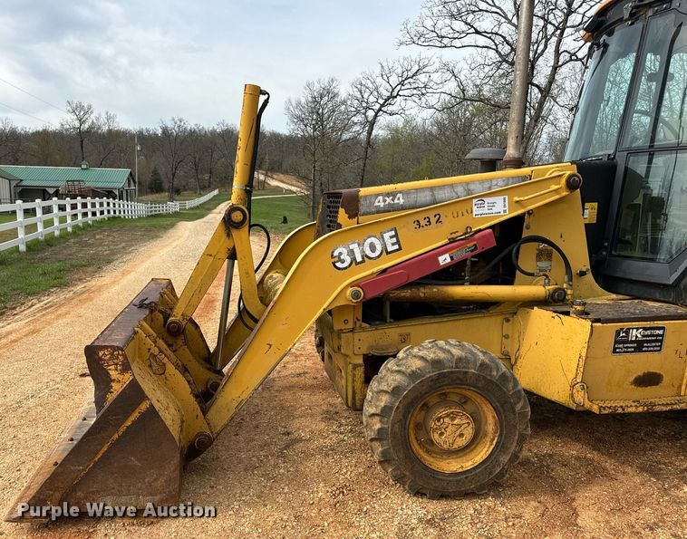 image for item DV1899 1997 John Deere 310E backhoe