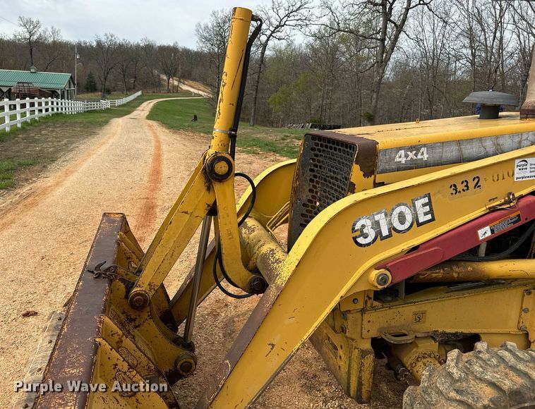 image for item DV1899 1997 John Deere 310E backhoe