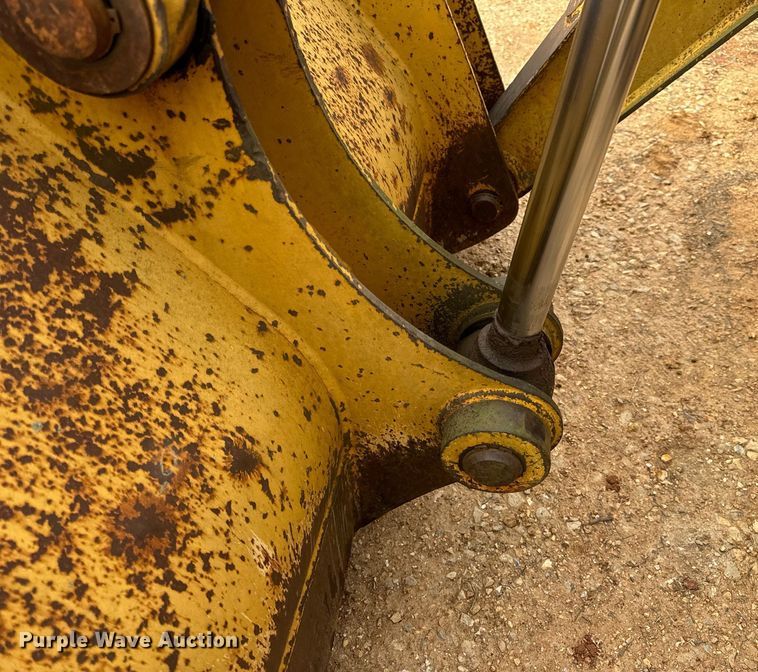image for item DV1899 1997 John Deere 310E backhoe