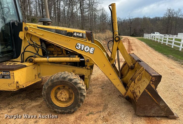 image for item DV1899 1997 John Deere 310E backhoe