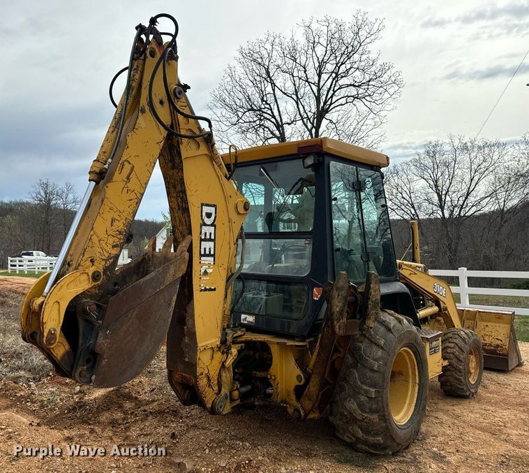 image for item DV1899 1997 John Deere 310E backhoe