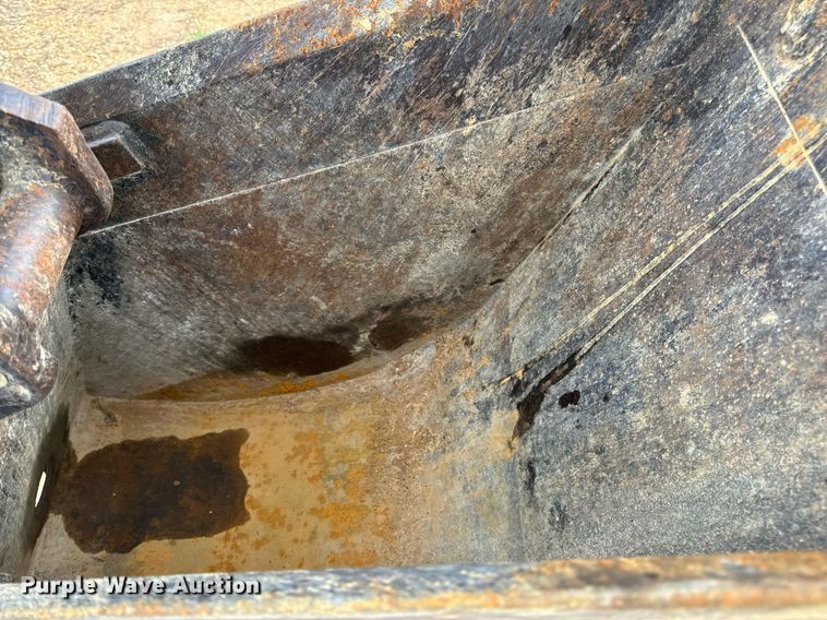 image for item DV1899 1997 John Deere 310E backhoe