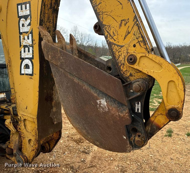 image for item DV1899 1997 John Deere 310E backhoe