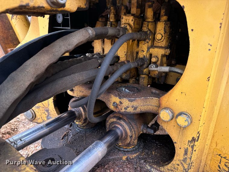 image for item DV1899 1997 John Deere 310E backhoe