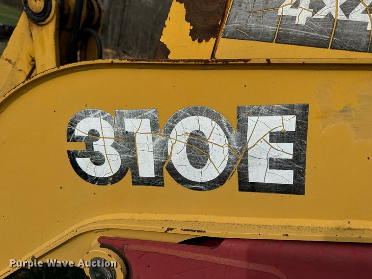 image for item DV1899 1997 John Deere 310E backhoe