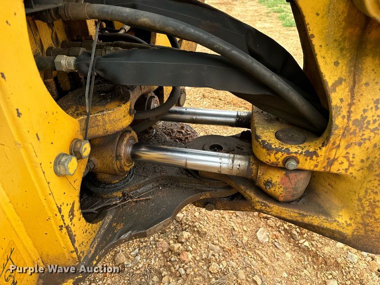 image for item DV1899 1997 John Deere 310E backhoe