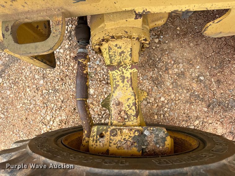 image for item DV1899 1997 John Deere 310E backhoe