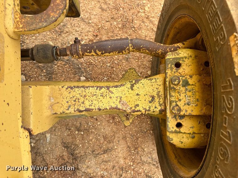 image for item DV1899 1997 John Deere 310E backhoe