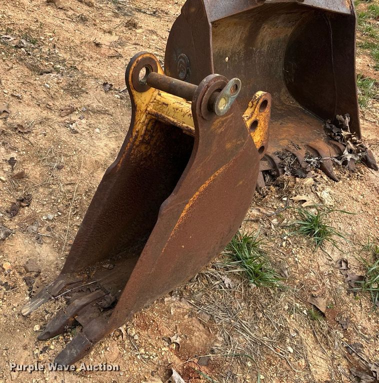 image for item DV1899 1997 John Deere 310E backhoe