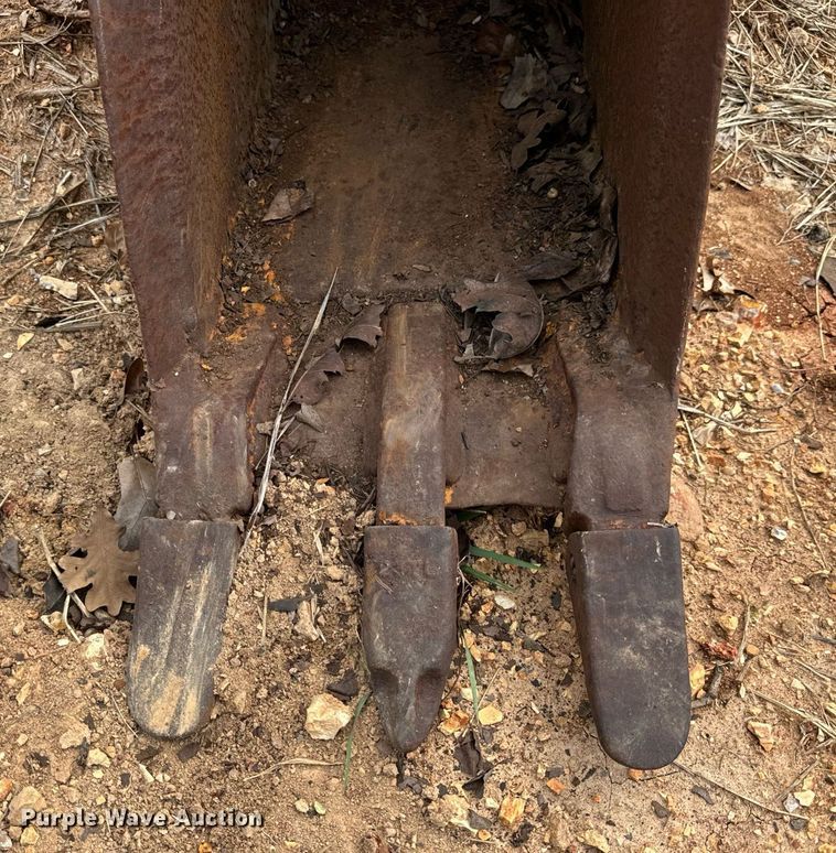 image for item DV1899 1997 John Deere 310E backhoe