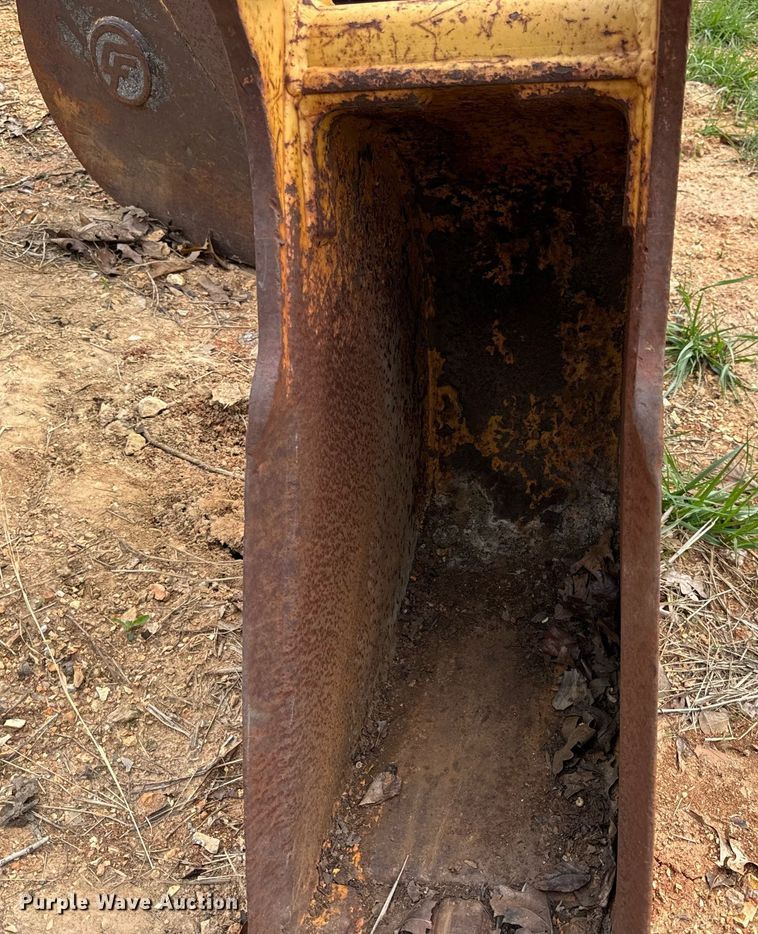 image for item DV1899 1997 John Deere 310E backhoe