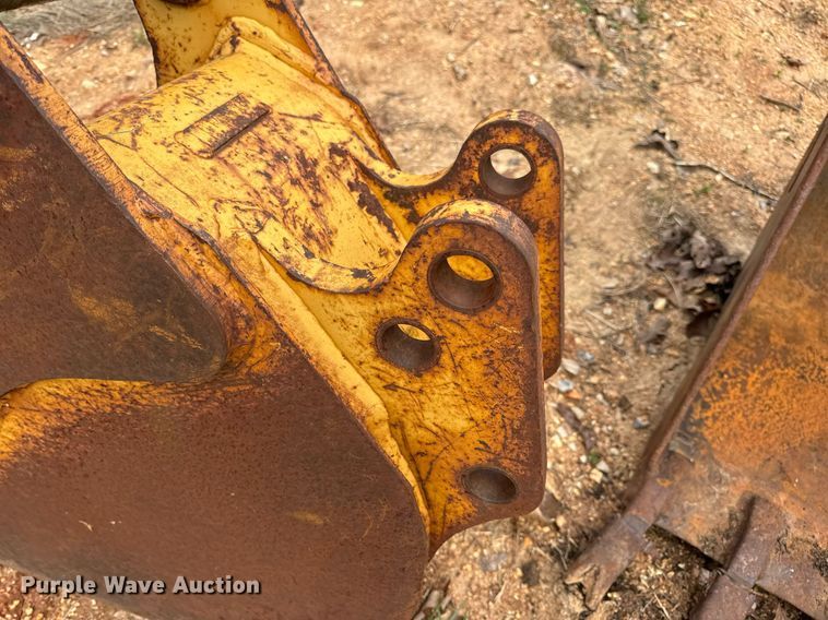 image for item DV1899 1997 John Deere 310E backhoe