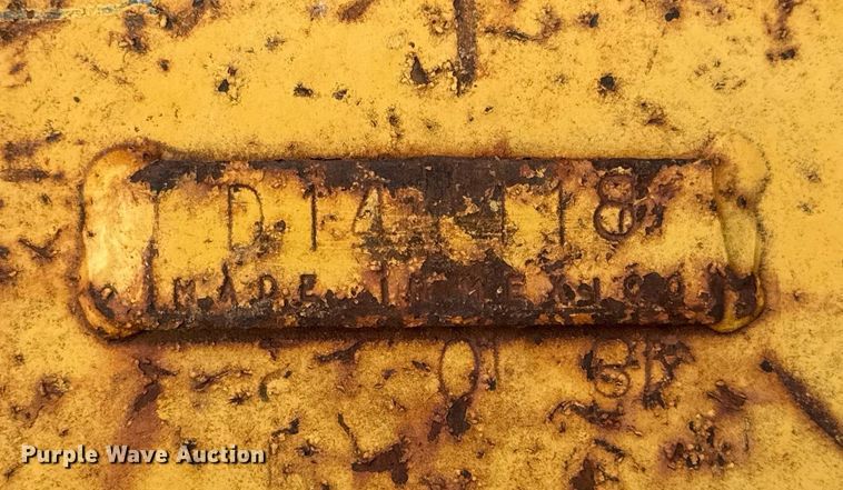 image for item DV1899 1997 John Deere 310E backhoe