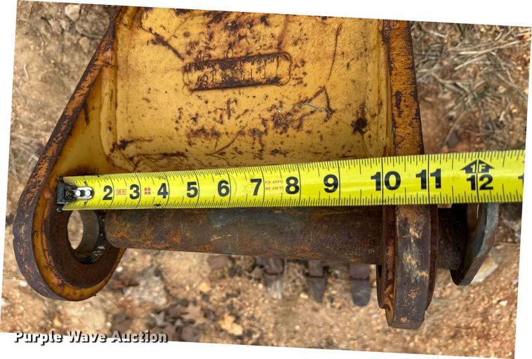 image for item DV1899 1997 John Deere 310E backhoe