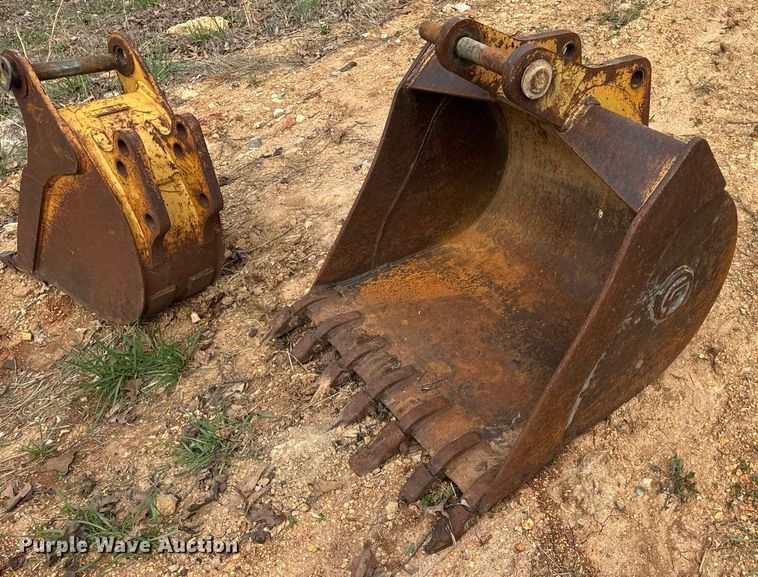 image for item DV1899 1997 John Deere 310E backhoe