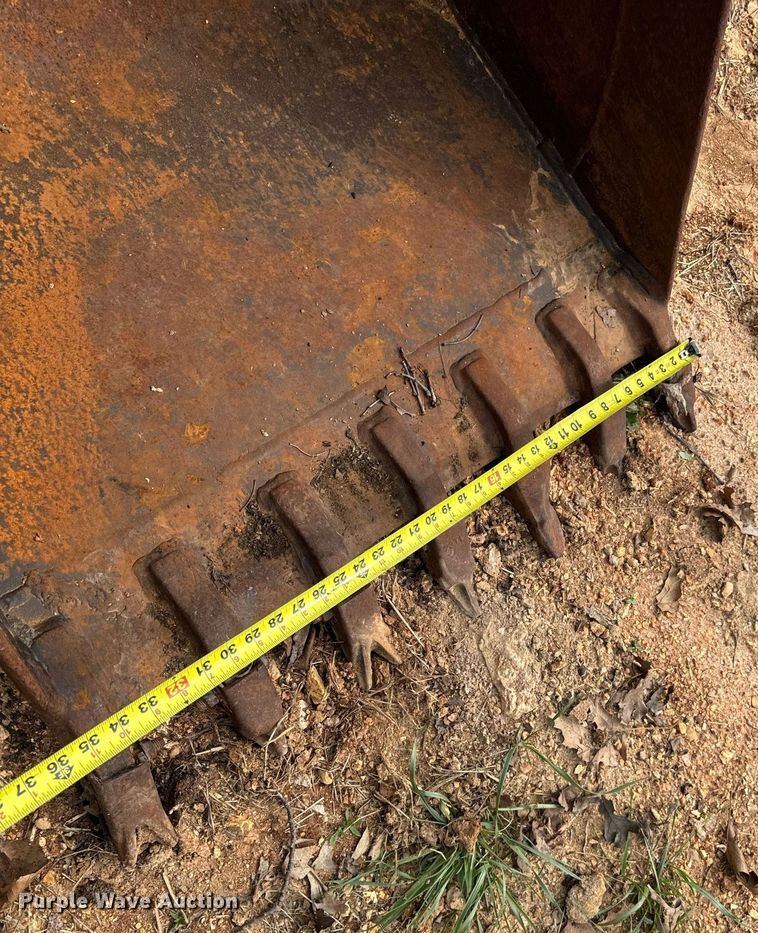 image for item DV1899 1997 John Deere 310E backhoe