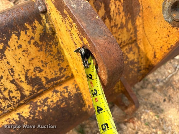 image for item DV1899 1997 John Deere 310E backhoe