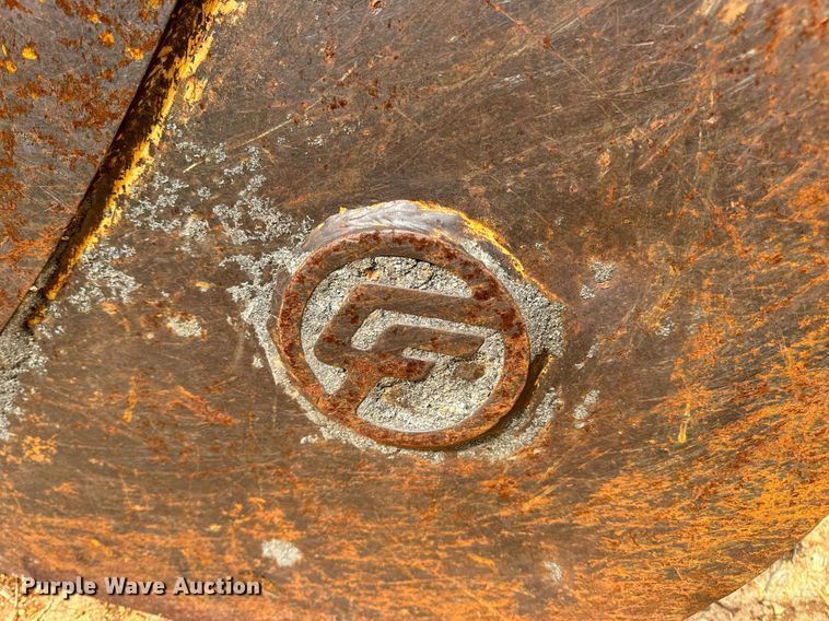 image for item DV1899 1997 John Deere 310E backhoe