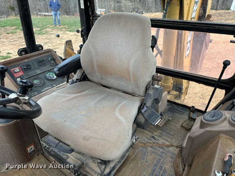 image for item DV1899 1997 John Deere 310E backhoe