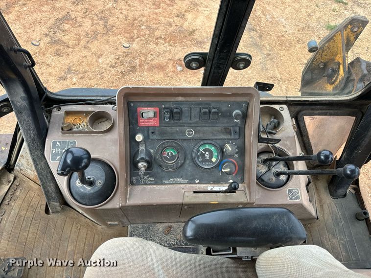 image for item DV1899 1997 John Deere 310E backhoe