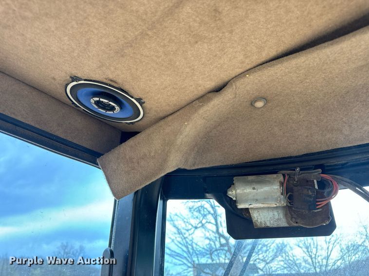 image for item DV1899 1997 John Deere 310E backhoe